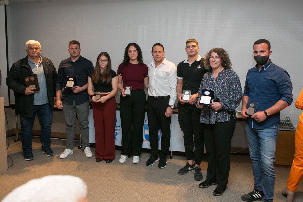 Η ΕΑΣ ΣΕΓΑΣ Κρήτης βράβευσε τους κορυφαίους αθλητές-τριες για τα έτη 2020-2021 (pics) runbeat.gr